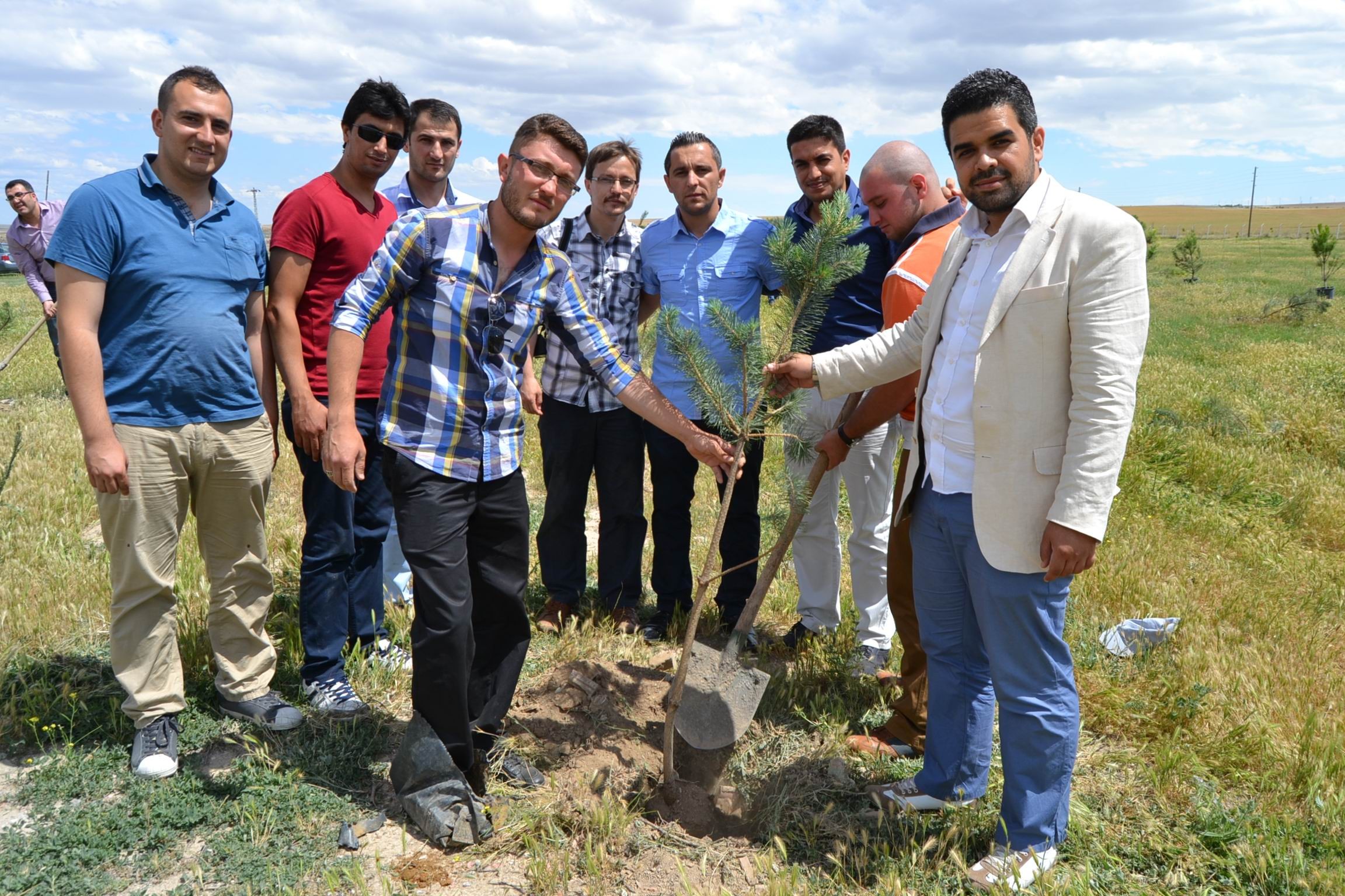 Soma şehitleri anısına fidan dikildi