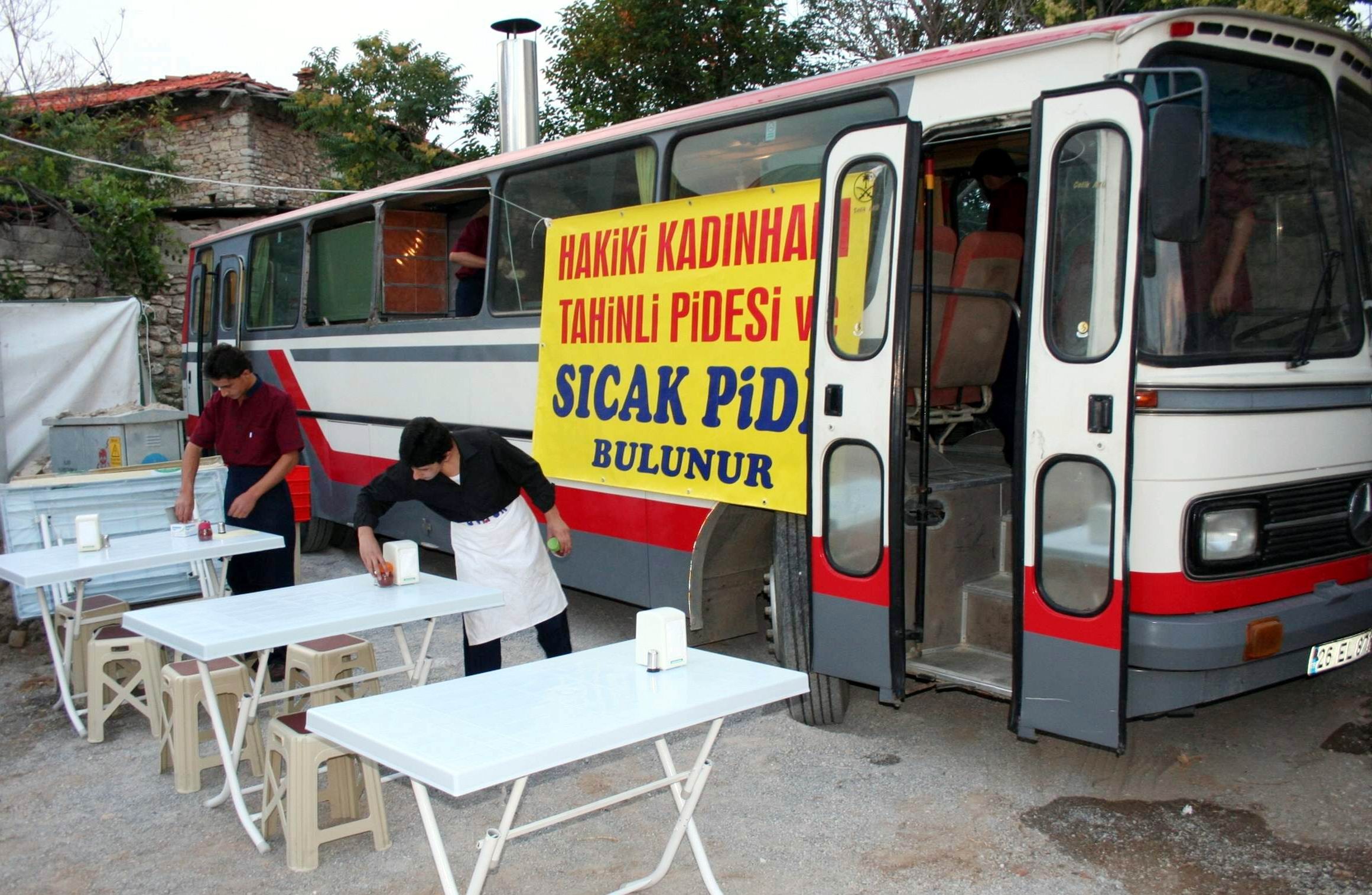 Otobüsten sonra şimdi de midibüs fırın