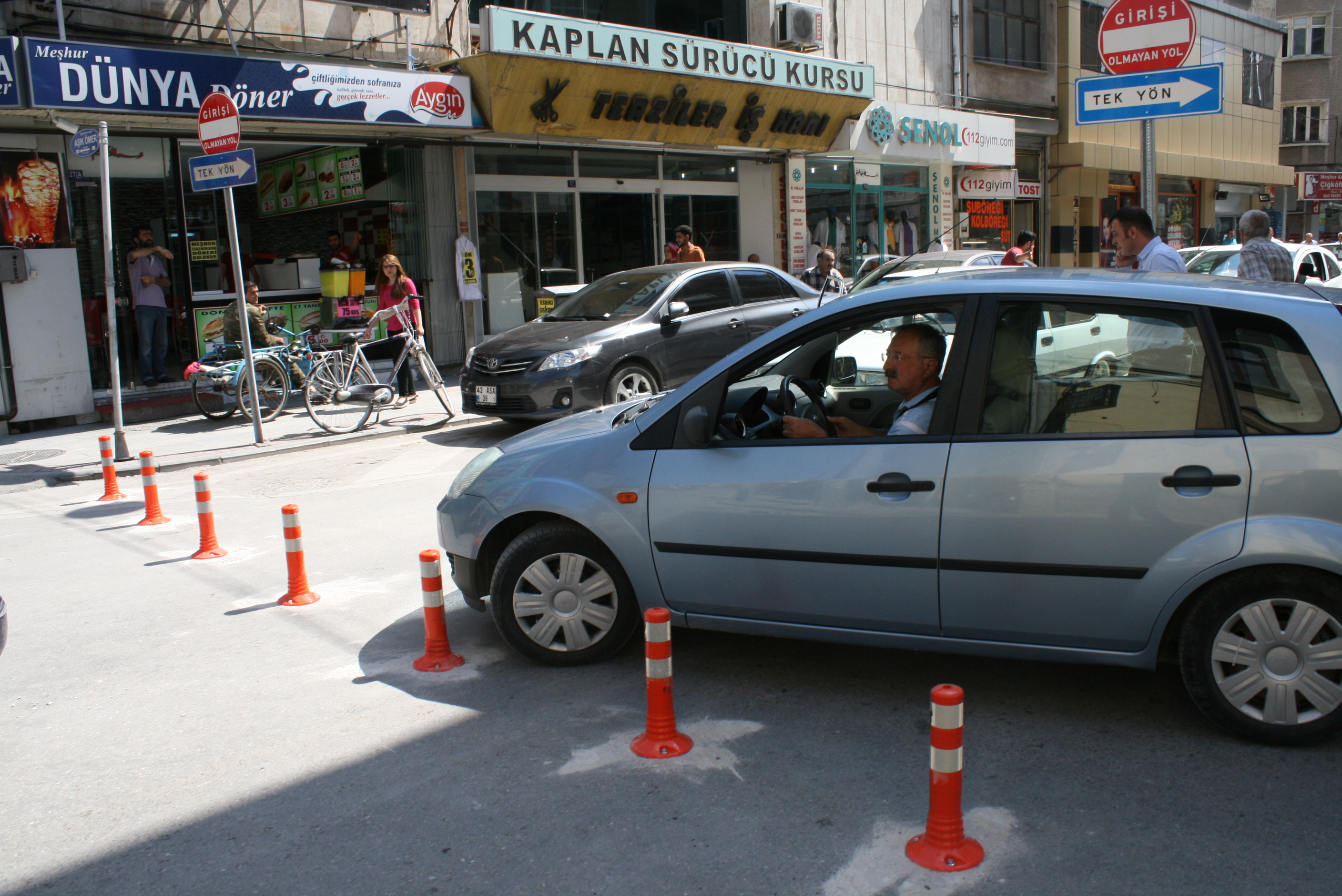 Yol güzergahları değişti, kafalar karıştı