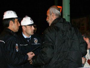 Hem kaza yaptı hem saldırdı