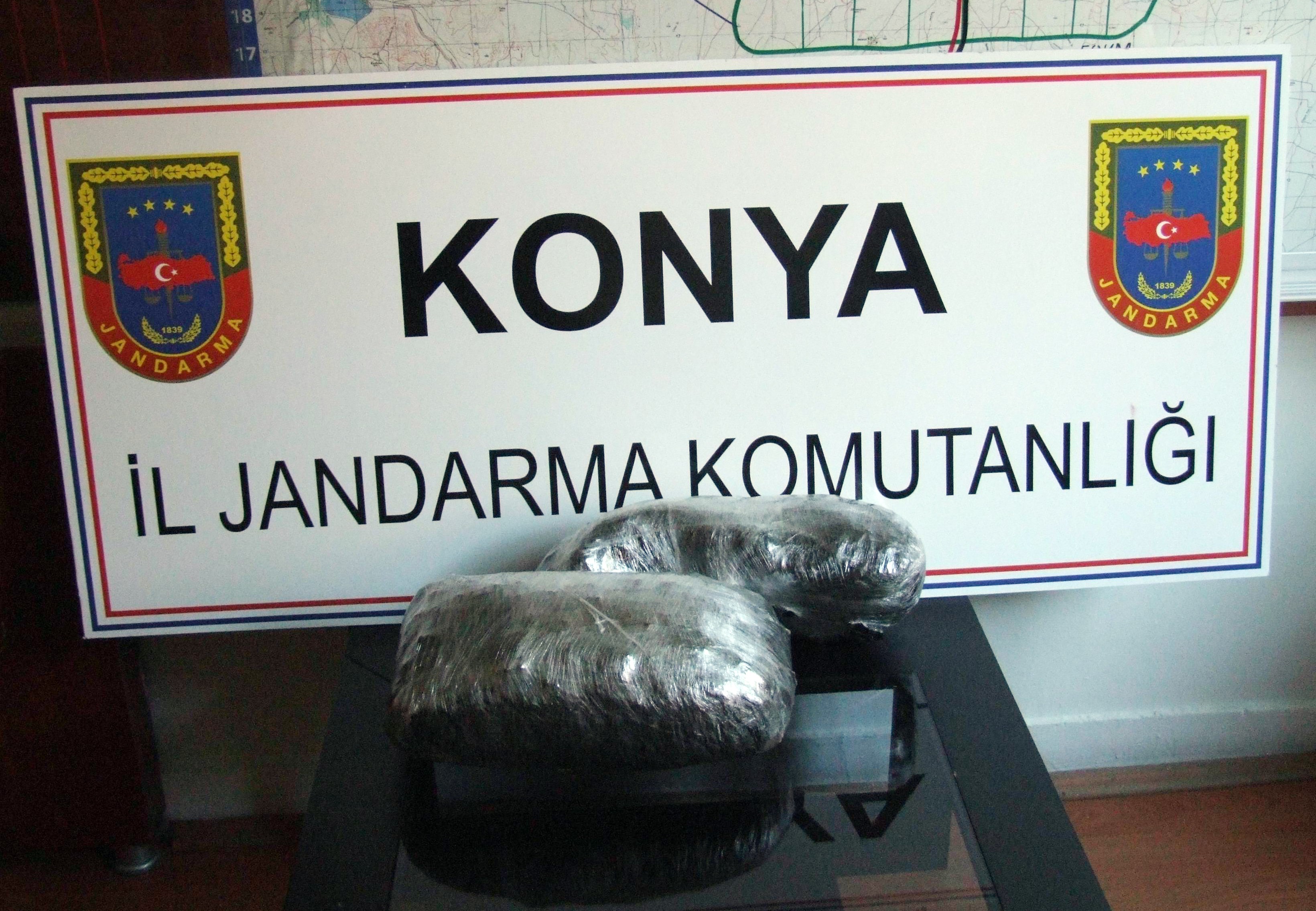 Kuluda 5 kilo esrar yakalandı