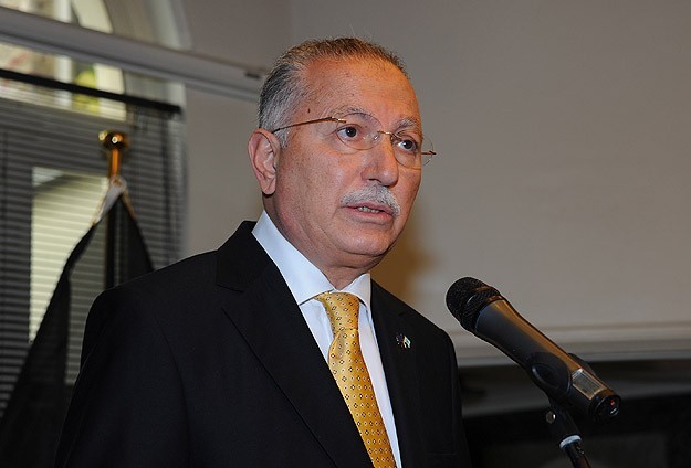 MHPde İhsanoğlu için imzalar alınıyor