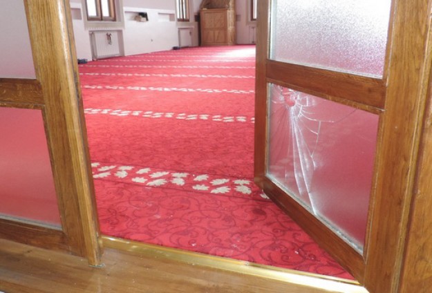 Hollanda’da camiye saldırı girişimi