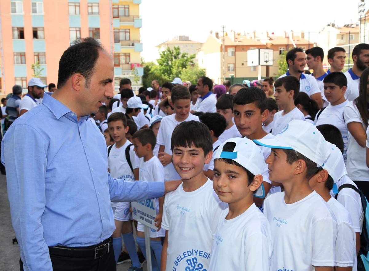 Selçukluda yaz spor okulları açıldı