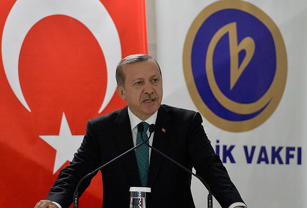 Mübarek bir davanın hizmetkarlarıyız