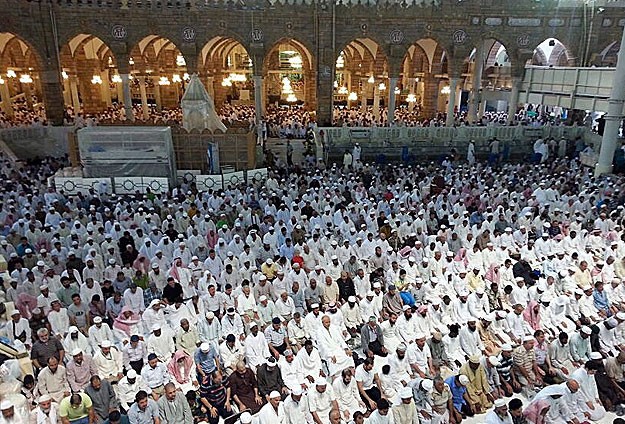 Kabede ilk teravih namazı kılındı