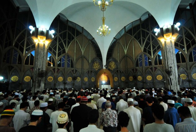 Tayland’da camiye silahlı saldırı
