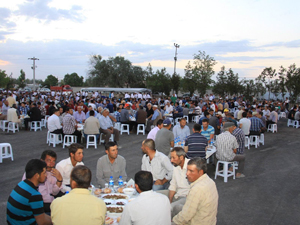 Karatayda mahalle iftarları başladı