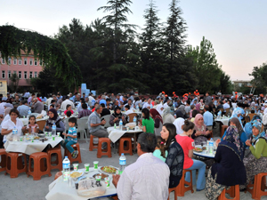 Akşehir Belediyesi’nden Adsızlar’da iftar