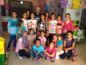Kurs öğrencileri hem öğreniyor hem eğleniyor