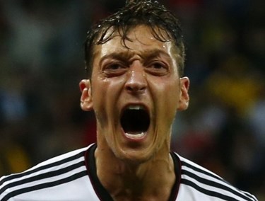 Mesut Özil Türkiyeyi unutmadı