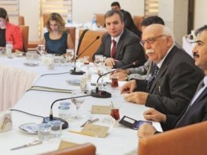 Bir müdür 1.3 milyon öğrenciden önemli!