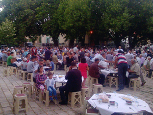Akşehir’de iftar coşkusu sürüyor