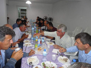 Derebucak’ta fakir ailelere iftar