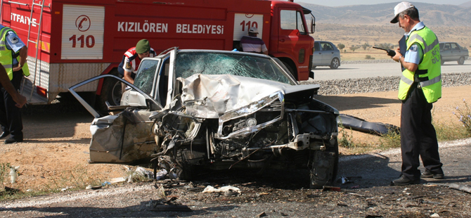 Konyada iki otomobil çarpıştı: 1 ölü, 3 yaralı