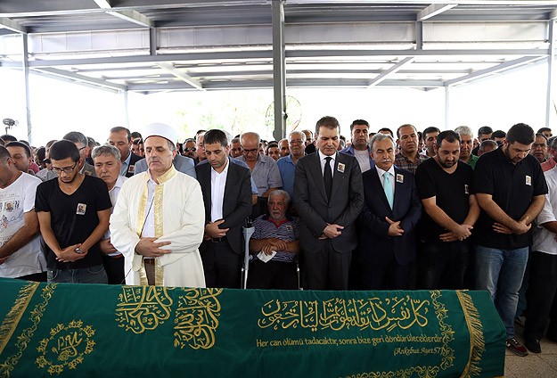 Sanatçı Göğebakanın cenazesi toprağa verildi