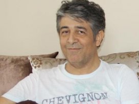 Son şarkısını duvara yazmış!