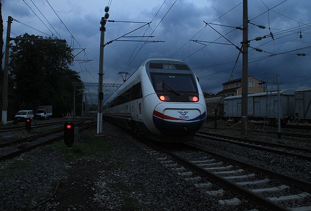 Tren yolu kuşların göç yolu üzerinde değil
