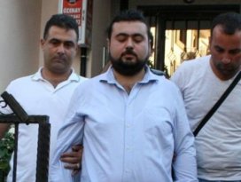 25 polis gözaltında