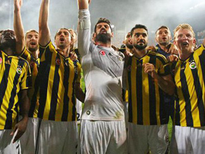 F.Bahçeli futbolculardan rezil tezahürat!