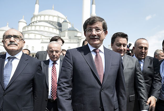 Başbakan Davutoğlu cuma namazını burada kıldı