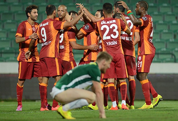 Galatasaray lige 3 puanla başladı