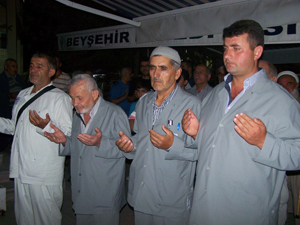 Beyşehir’de hacılara coşkulu uğurlama