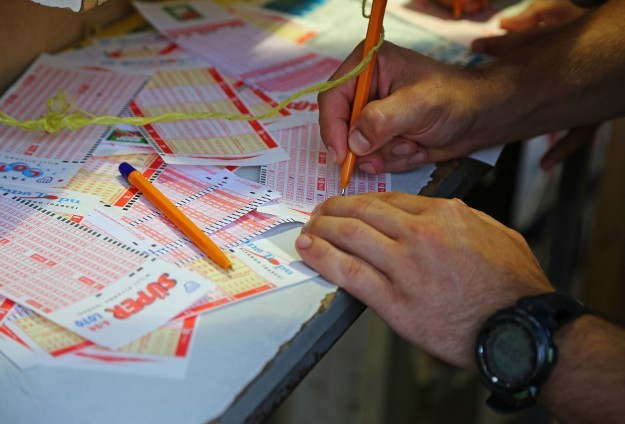 Süper Loto 21 milyon liraya koşuyor