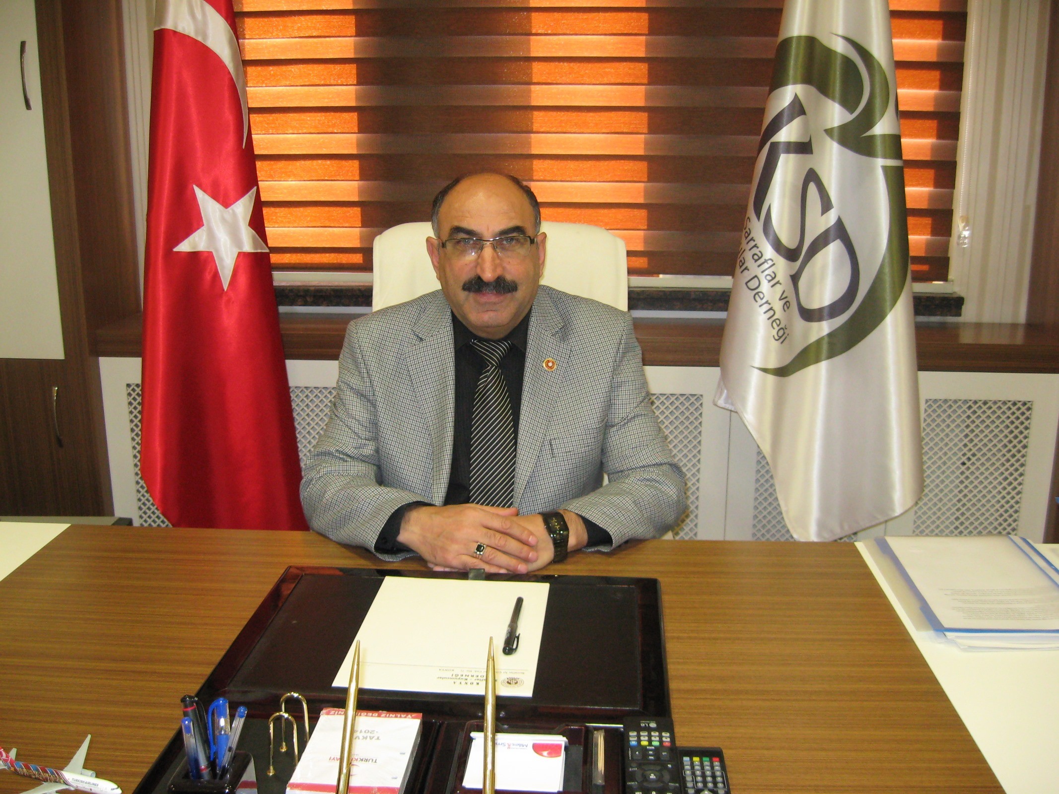 Kuyumcular taksitli altın satışını bekliyor