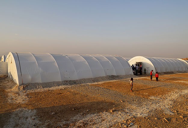 Türkiyeye sığınan Yezidiler için çadır kuruluyor