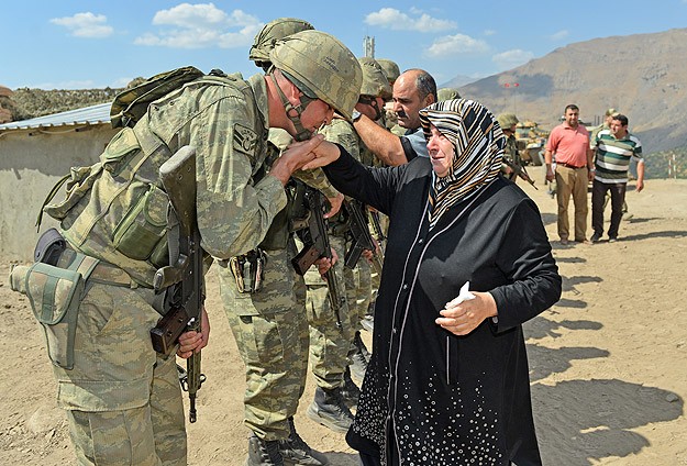 Oğlunun şehit olduğu yerden barış mesajı