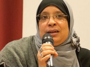 Başörtülü belediye üyesi tehditlere dayanamadı