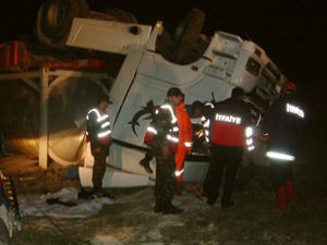 Tanker yoldan çıktı: 1 ölü