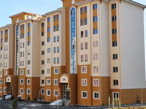 Apartman aidatını ödemeyen yandı