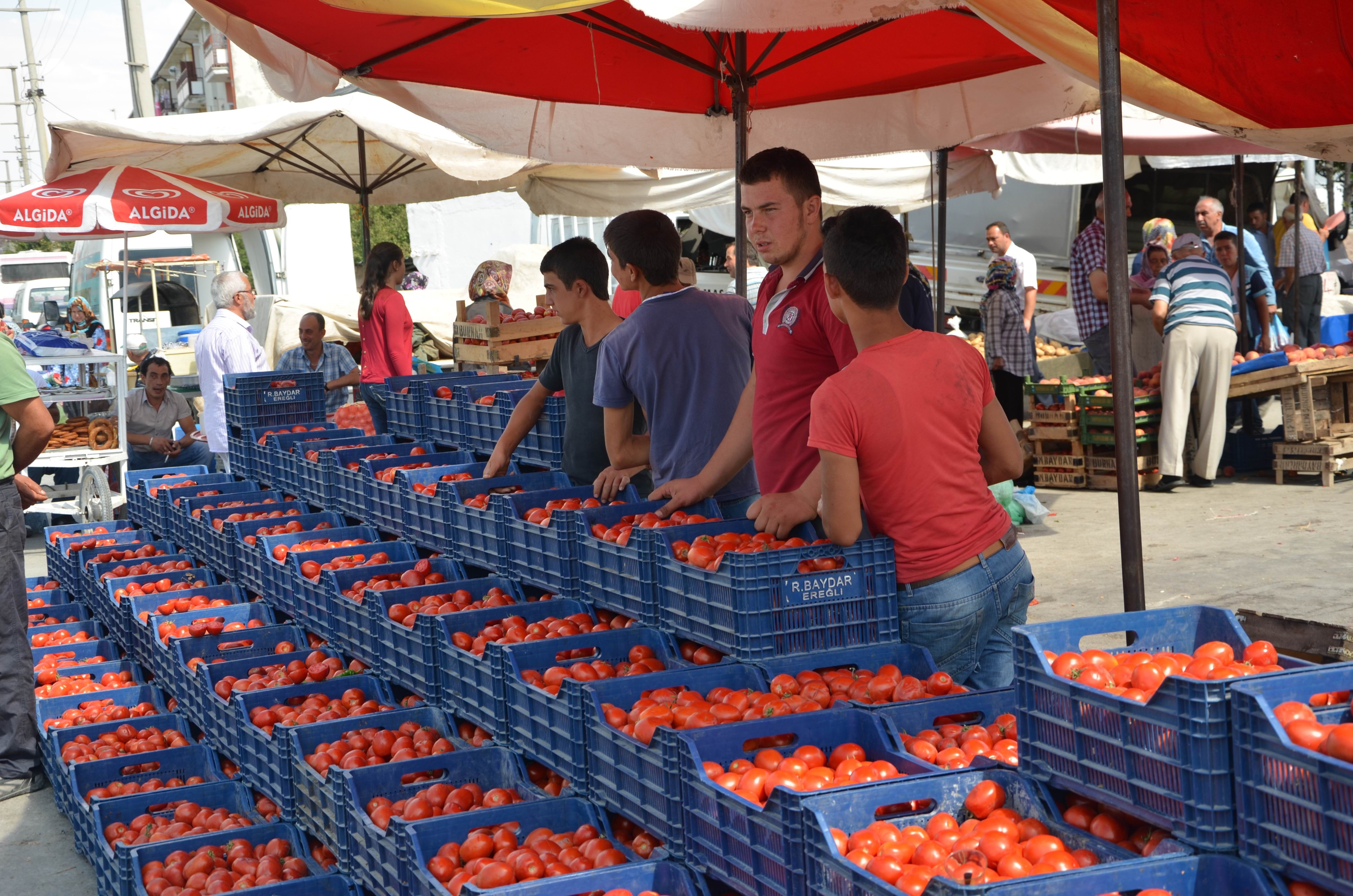 Pazarcı esnafından Özgüven’e teşekkür