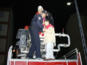Polis lojmanında can pazarı