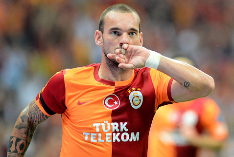 Sneijder imzayı atıyor!