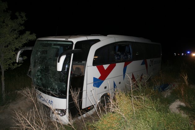 Konyada otobüs yoldan çıktı: 22 yaralı