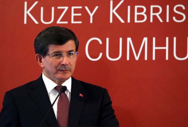 Davutoğlundan asker ailesine sürpriz telefon