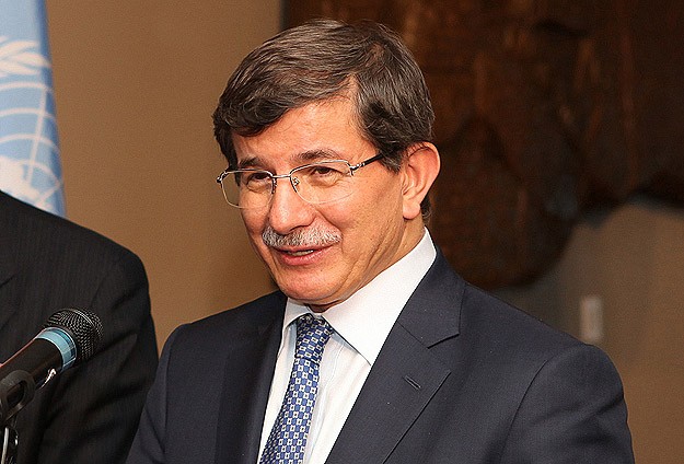 Davutoğlu TDVye 2 kurban hissesi bağışladı