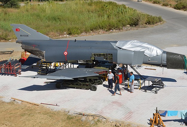 F-4 savaş uçağı sahilde sergilenecek