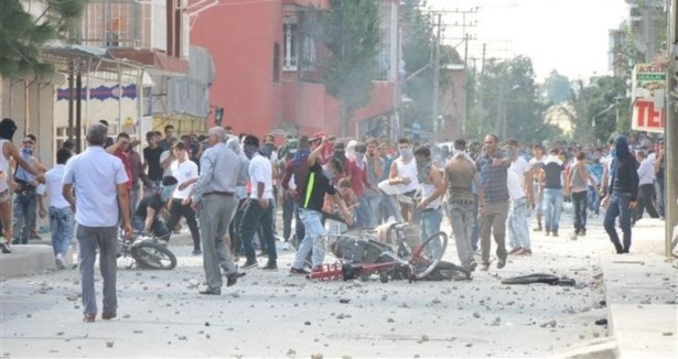 Deri yüzünden ortalık karıştı: 6 yaralı