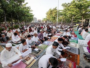 Endonezya`da bayram namazı