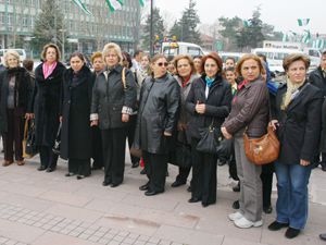 Vali Doğan kadına şiddetin çözümünü buldu