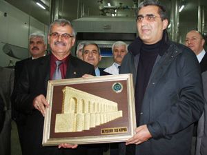 Konya liderliğe oynuyor