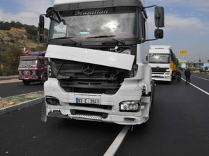 Konyada TIR ile otomobil çarpıştı: 1 ölü
