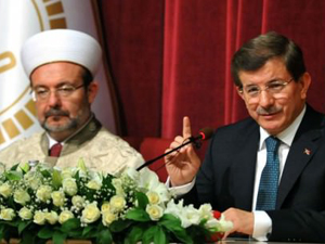 Davutoğlu: Papa kadar itibar görmüyor