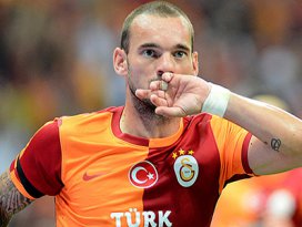 Sneijder Fenerbahçeyi devirdi! 2-1