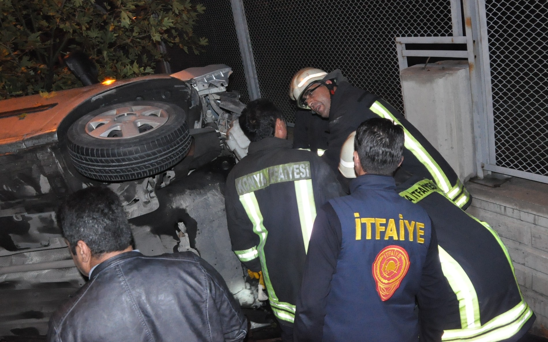 Konyada polis otosu takla attı: 2 yaralı