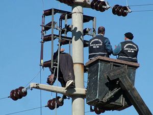 Yüksek gerilime kapıldı